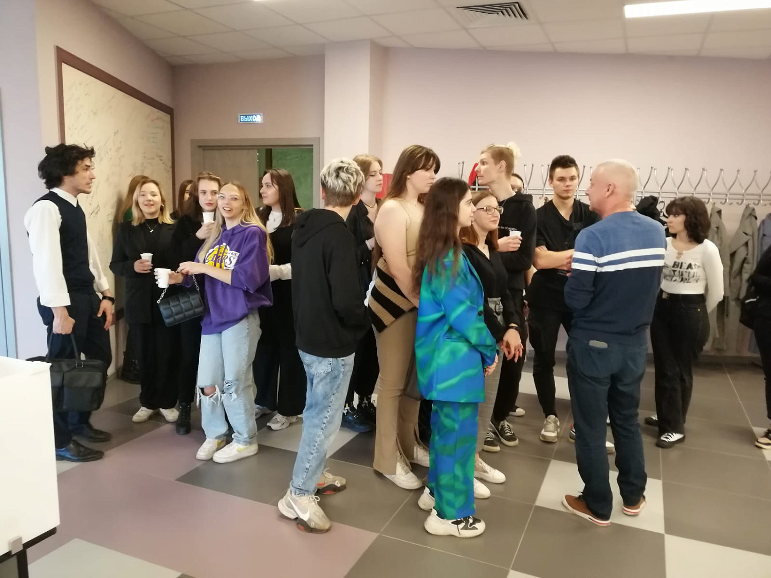В гостях у "Московского комсомольца" побывали первокурсники факультета журналистики ИМПЭ им. А.С. Грибоедова