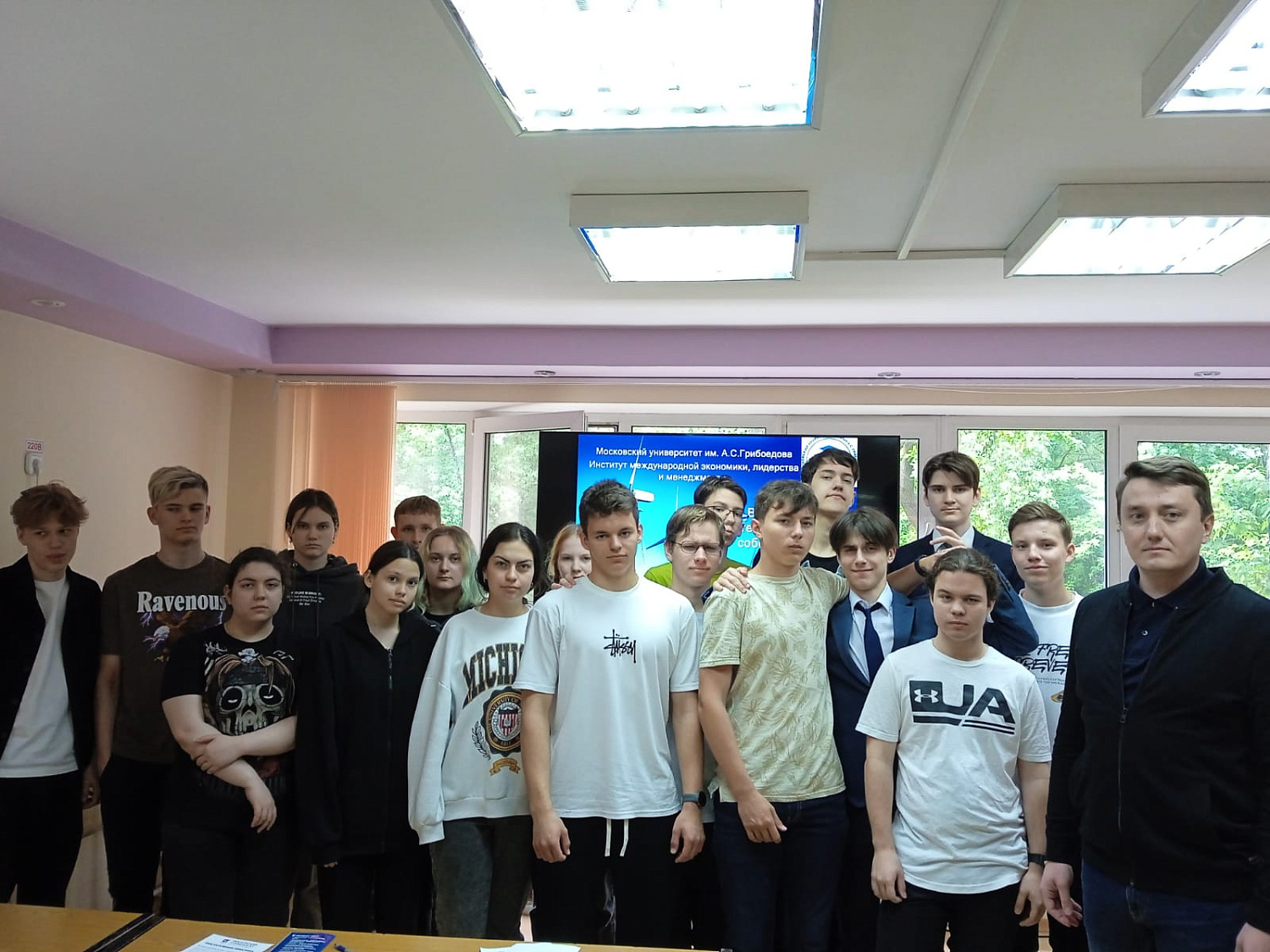 Чем занимались школьники г. Москвы на практике и как генерировали бизнес-идеи