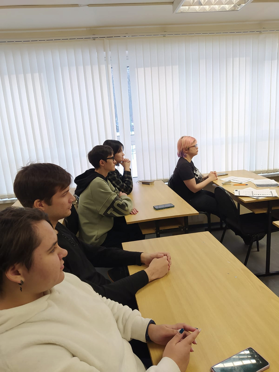 Межкультурная коммуникация и проблема национальной идентичности
