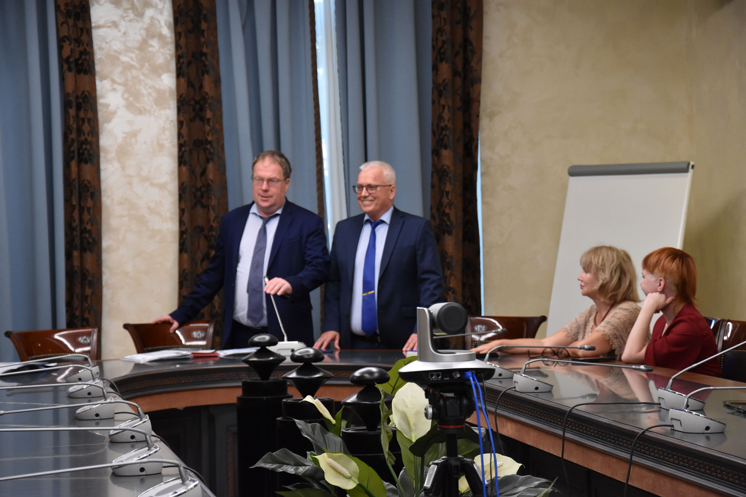 Вручение дипломов выпускникам факультета журналистики