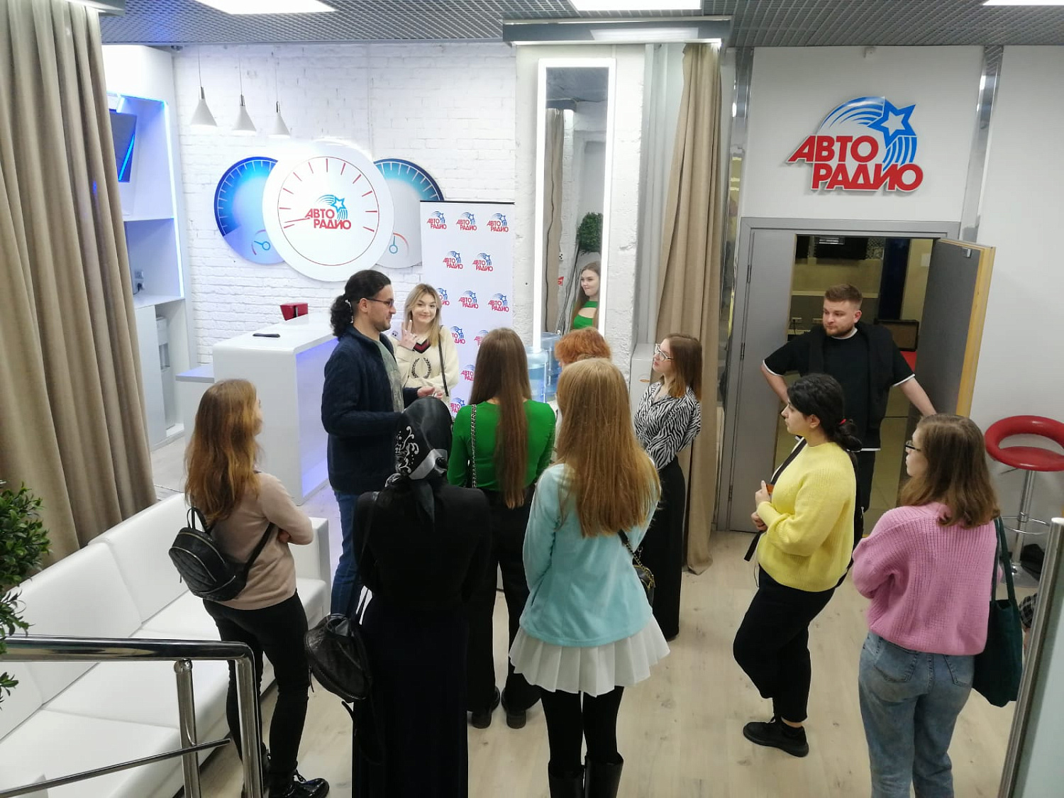 Первокурсники факультета журналистики побывали на "Авторадио"