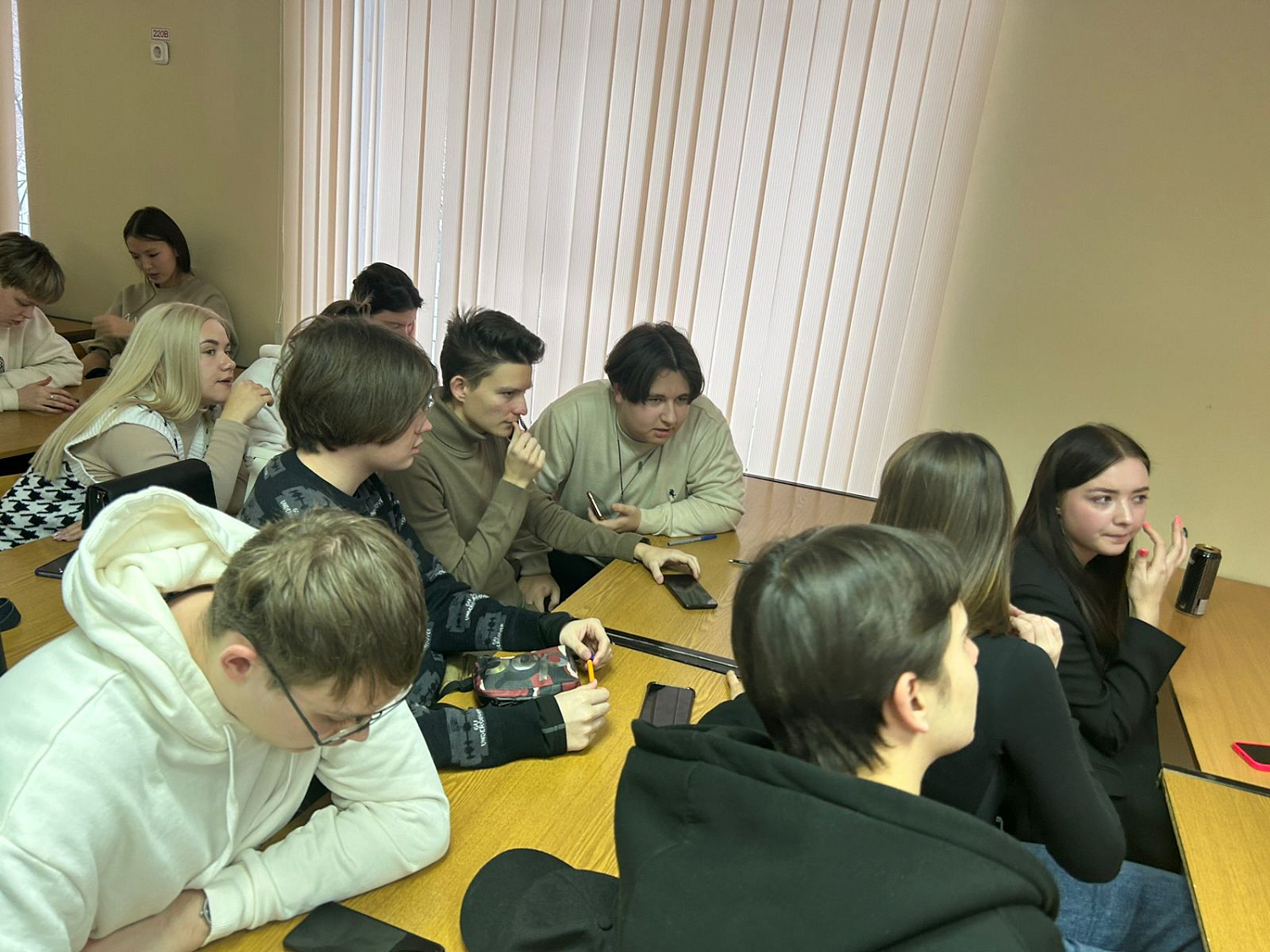 Интеллектуально-развлекательное мероприятие для первокурсников «100 дней от приказа» 