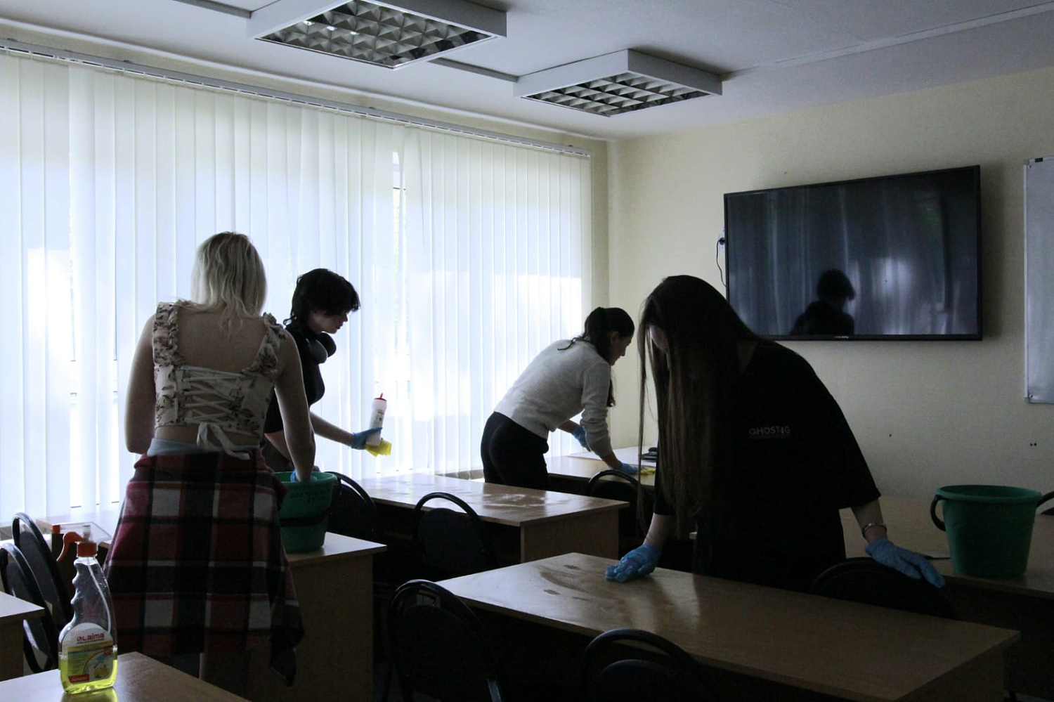 Студенты университета готовятся к майским праздникам