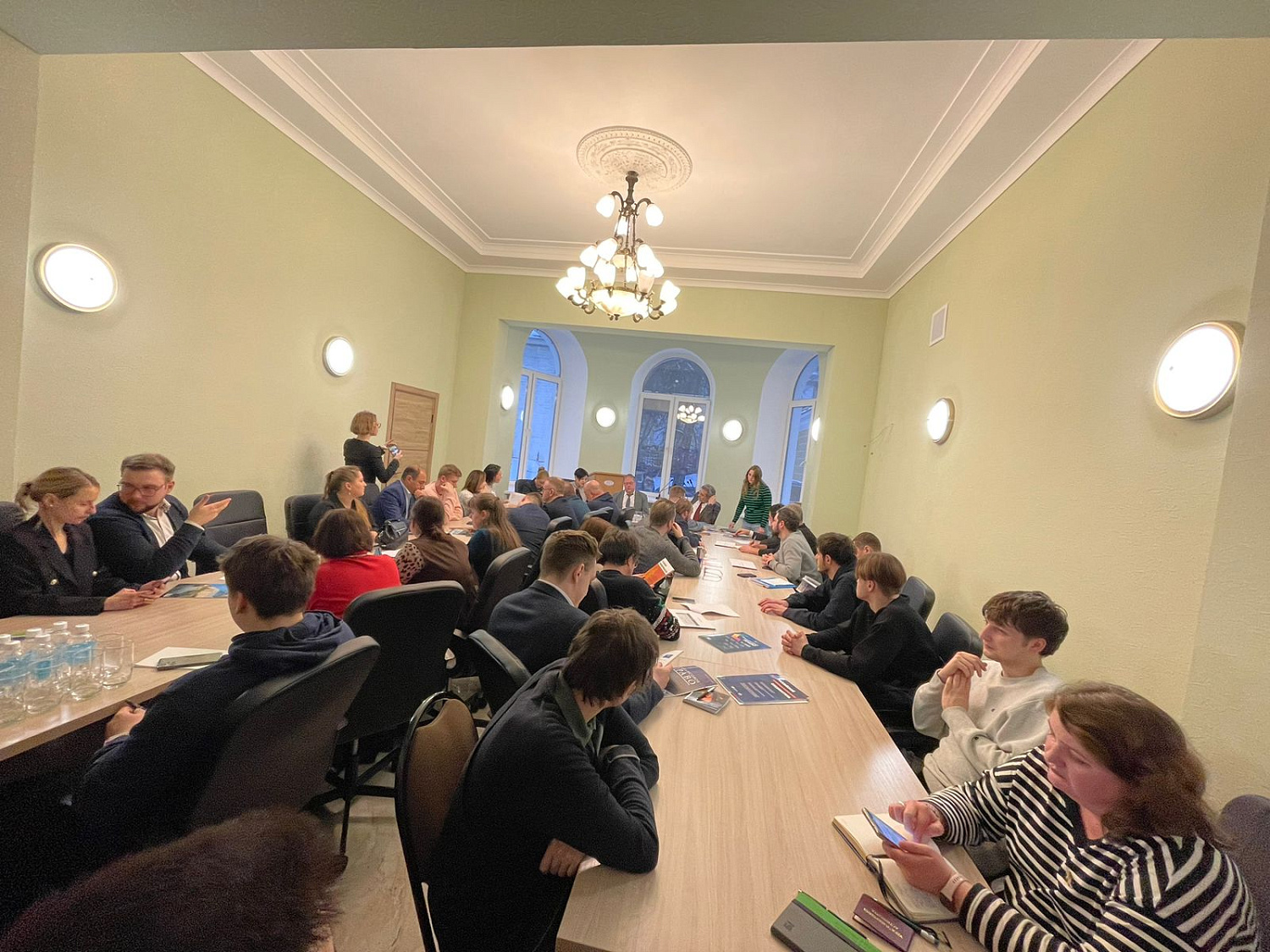 Встреча ректора Московского университета имени А.С. Грибоедова академика В.В. Гриба с аспирантами