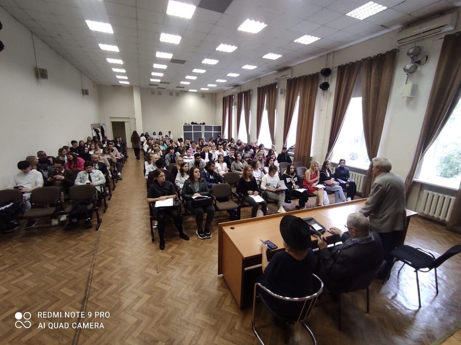 1 сентября с первокурсниками факультета журналистики встретились его основатели