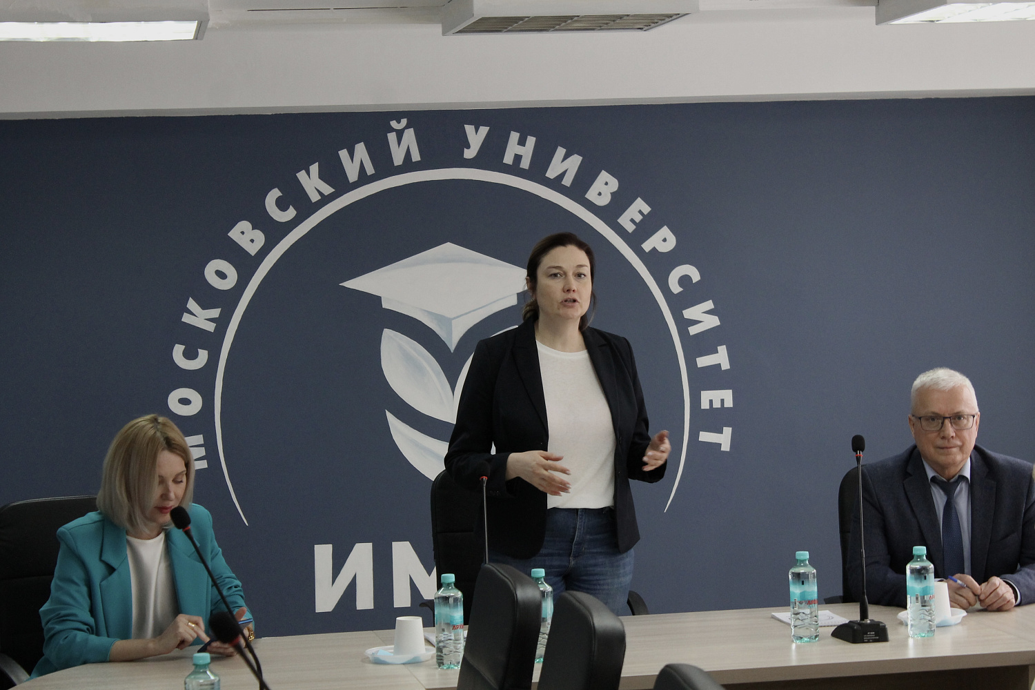 Вручение дипломов о высшем образовании